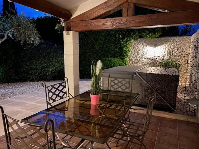 Mas Beau Soleil & Spa Cottages De Charme Avec Jacuzzi&Jardin Prives Saint-Remy-de-Provence Exterior photo