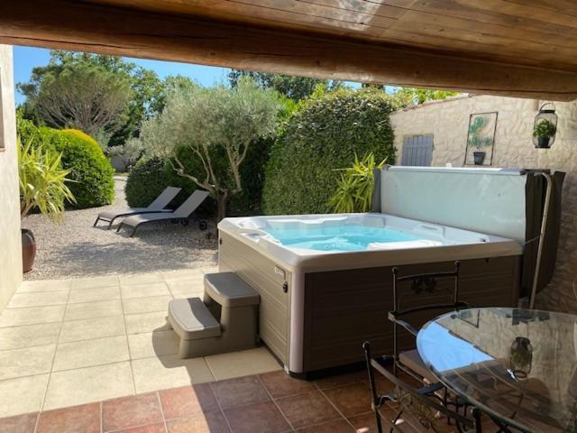 Mas Beau Soleil & Spa Cottages De Charme Avec Jacuzzi&Jardin Prives Saint-Remy-de-Provence Exterior photo