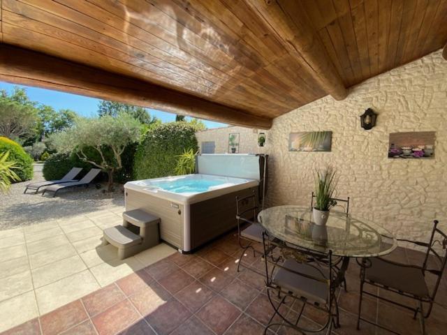 Mas Beau Soleil & Spa Cottages De Charme Avec Jacuzzi&Jardin Prives Saint-Remy-de-Provence Exterior photo